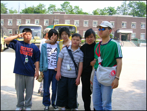 정신지체 인강학교의 천사같은 아이들과 산악회원 